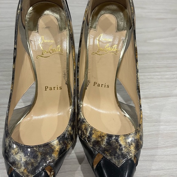Christian Louboutin stiletto size 36 gold and black - Picture 2 of 6